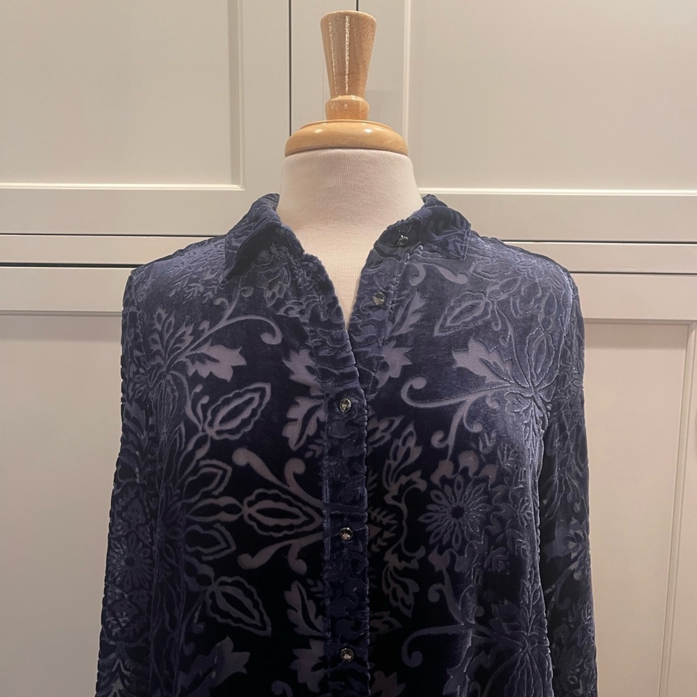 Jade by Johnny Was Blue Long Sleeve Boxy Button Down Blouse - Picture 3 of 6